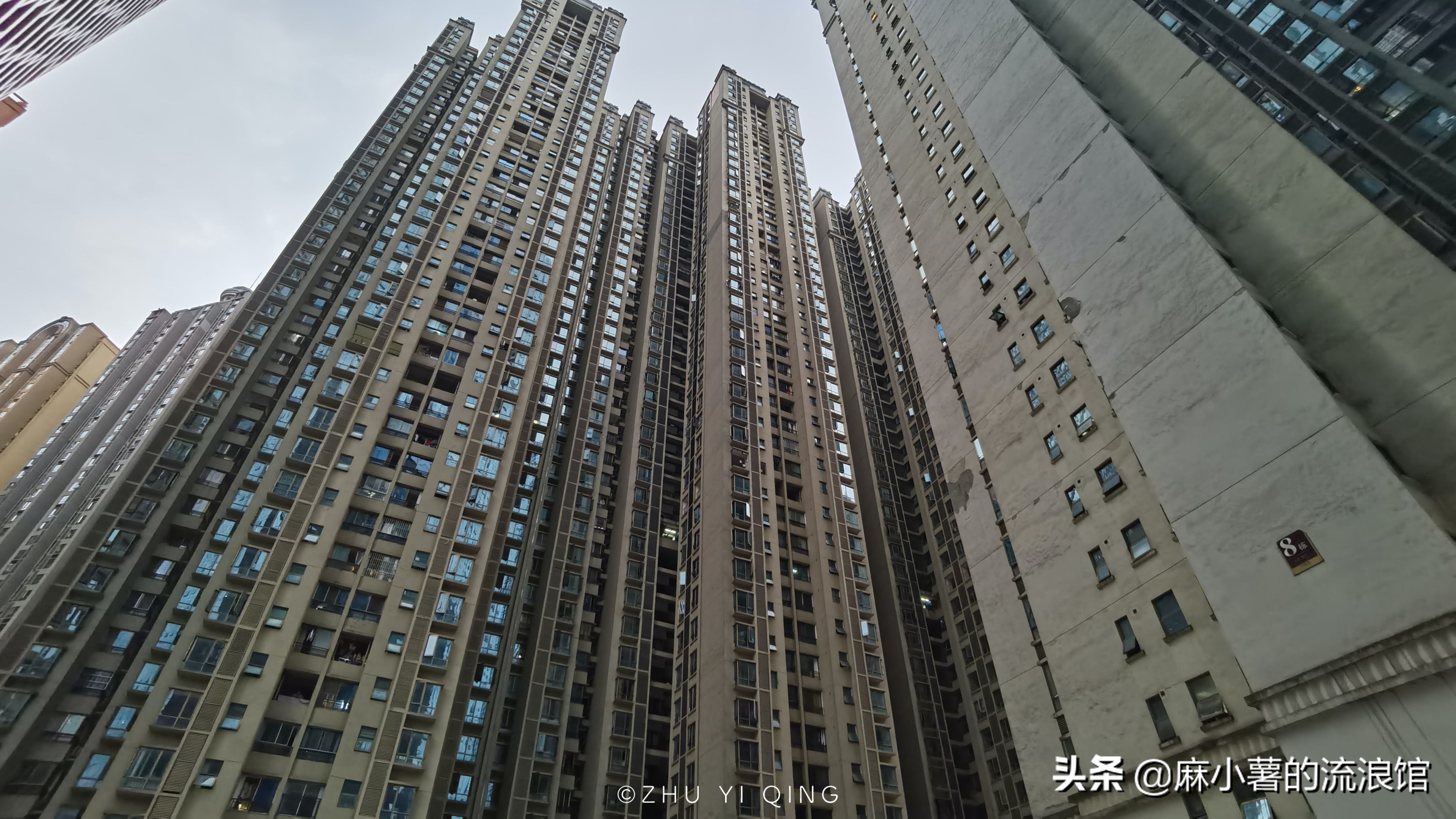 贵州有一座亚洲最大小区，里面住着50万人，高楼密集程度堪比香港