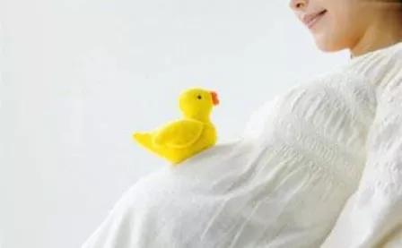 孕初期见红打黄体酮还是反复出血,孕38周见红会一直持续出血正常吗