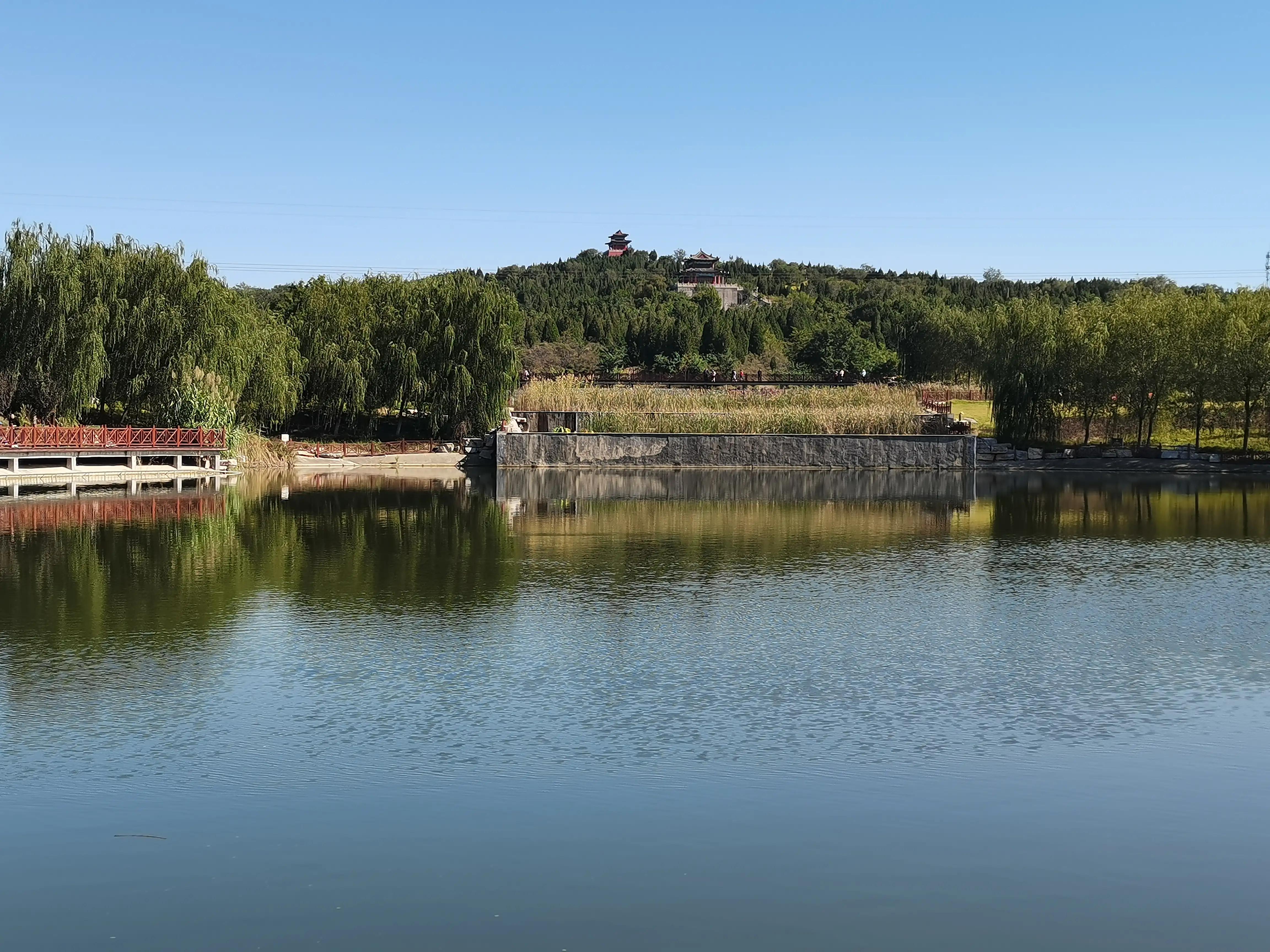 金秋十月登上山顶看美景,花山国家森林公园游记