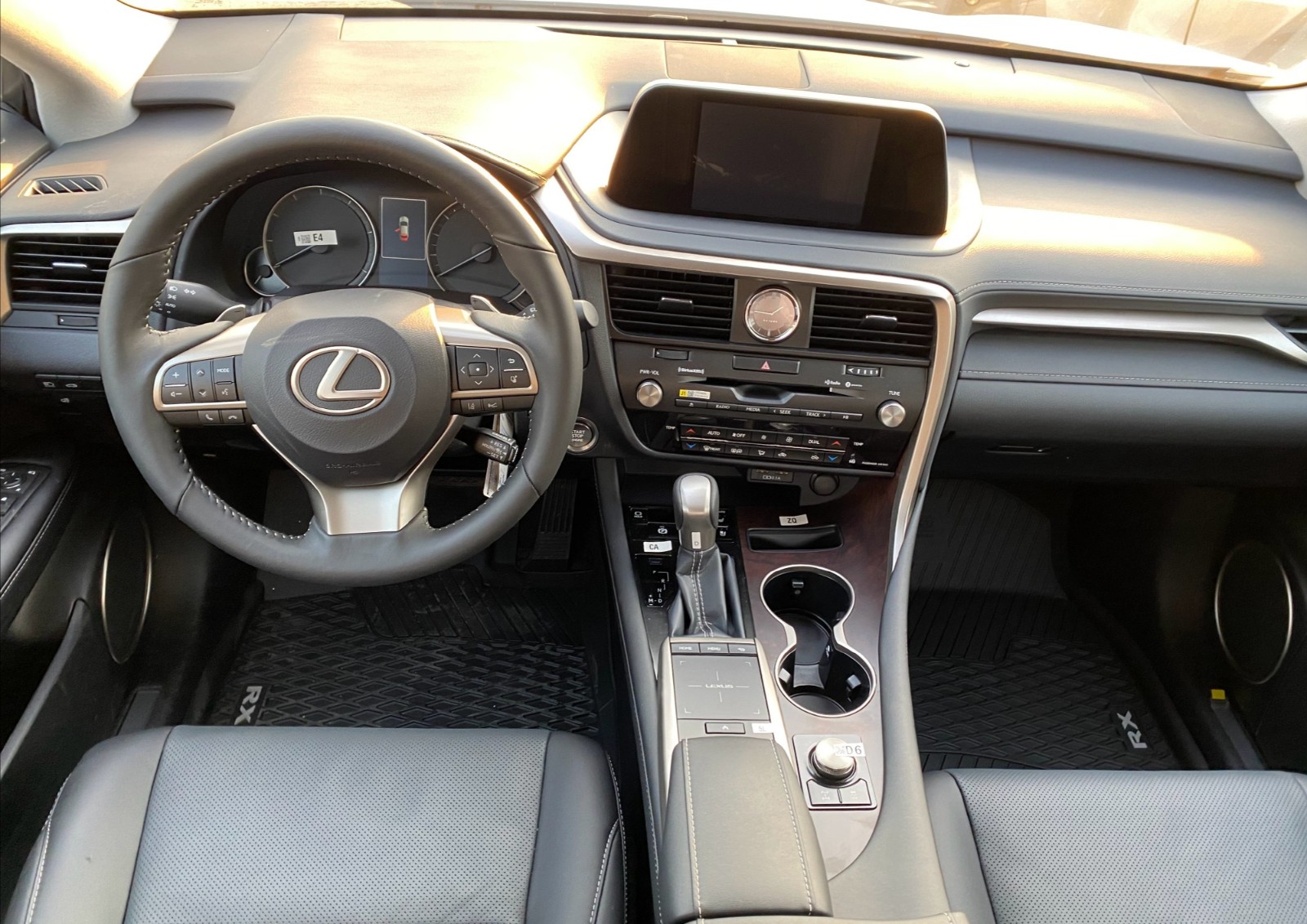 2020雷克萨斯rx350fsport,雷克萨斯rx350升级大屏多少钱