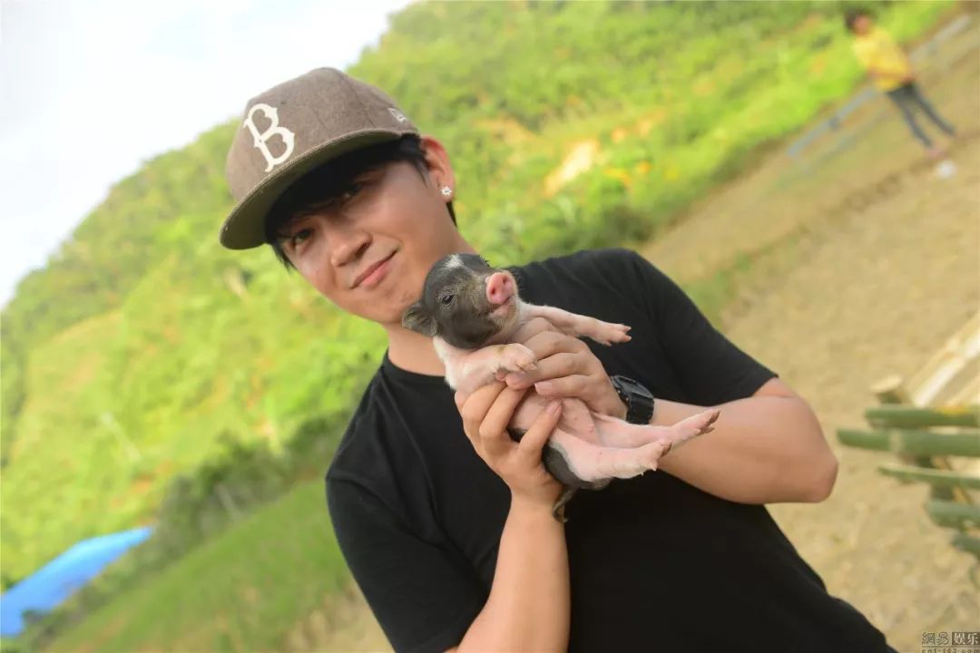 潘粤明的父爱深沉,潘粤明从人生低谷到如今