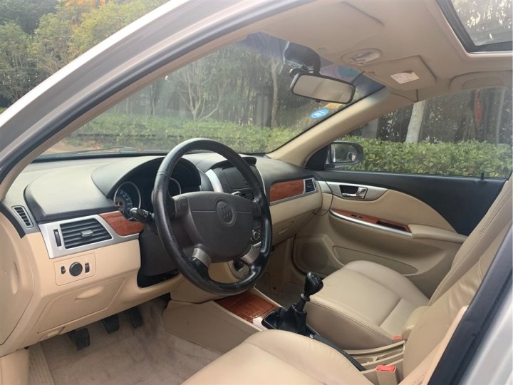 花1万多买的车,花20多万买二手别克商务车划算吗