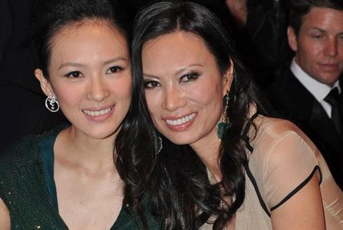 从“父女恋”到“母子恋”，这个52岁女人把自己活成了美国萧亚轩