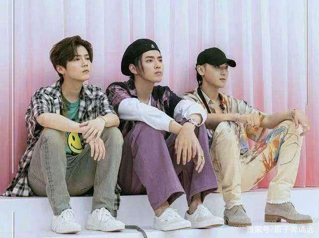 黄子韬向鹿晗说哥哥融化我的心,鹿晗宋茜黄子韬毛不易同台跳舞