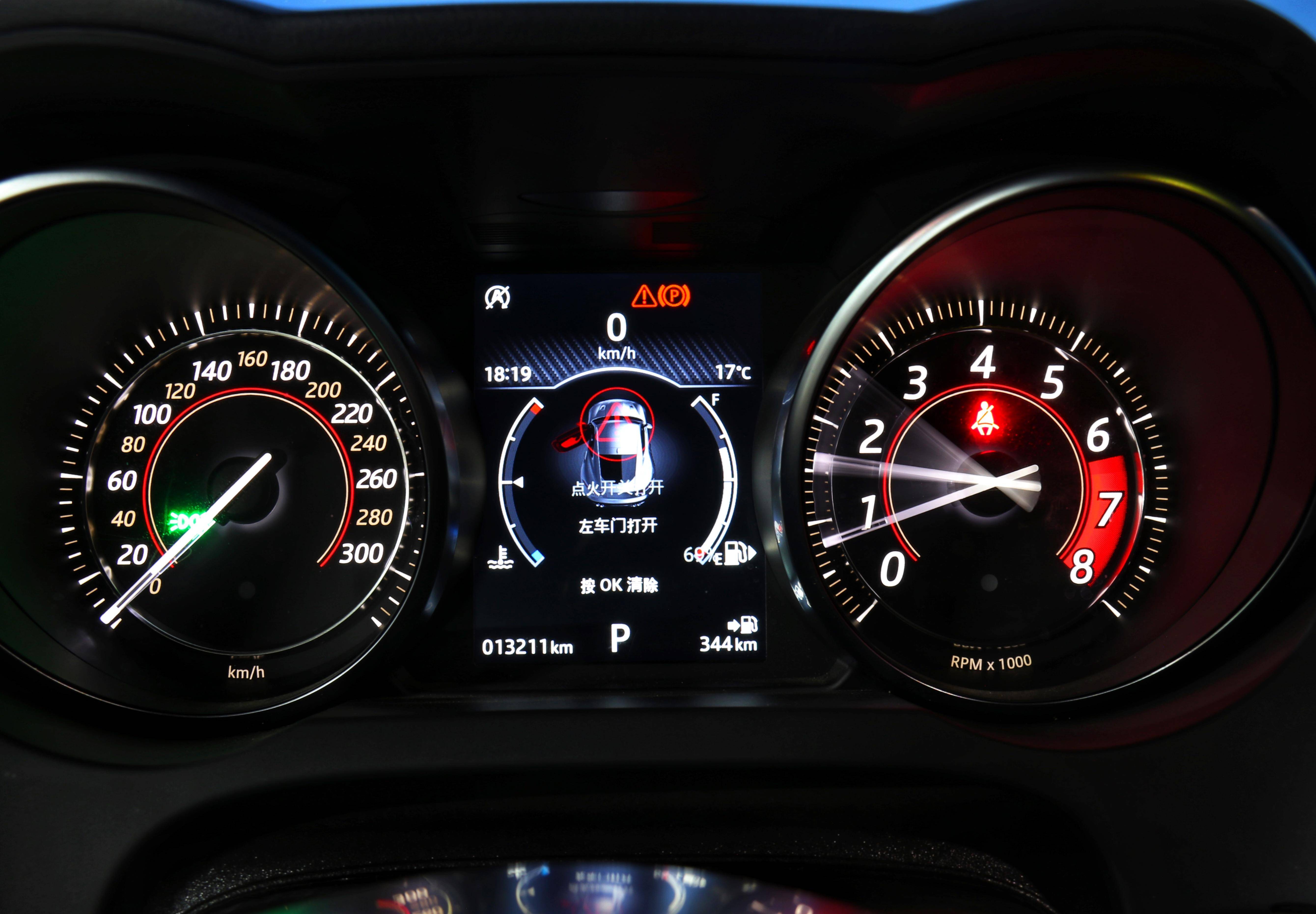 与“赫本”独享二人世界，焦点测试F-TYPE2.0T