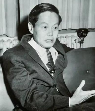 他是我国的第一位数学博士，儿子加入外籍，至死他都没原谅