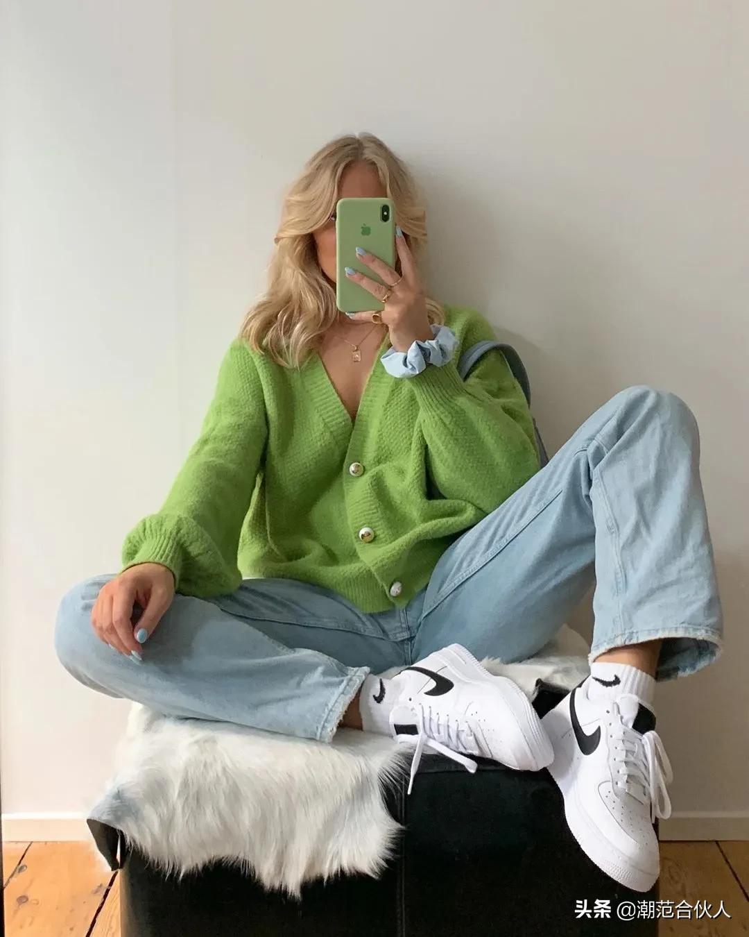 只会卖弄性感？实际上女sneaker的拍照姿势，那叫一个野