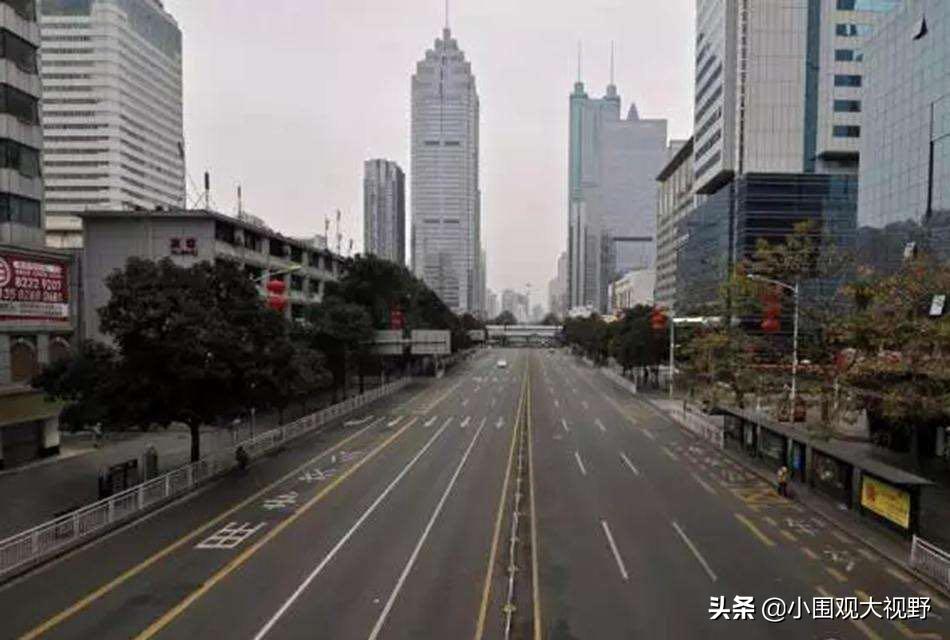 凌晨三点就开始摆摊,大部分人的晚上还在摆摊