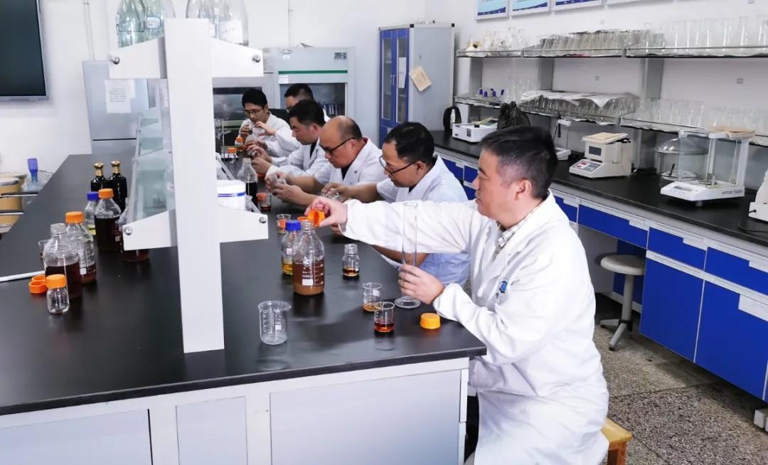 黑石斛酒,石斛黑瓶酒