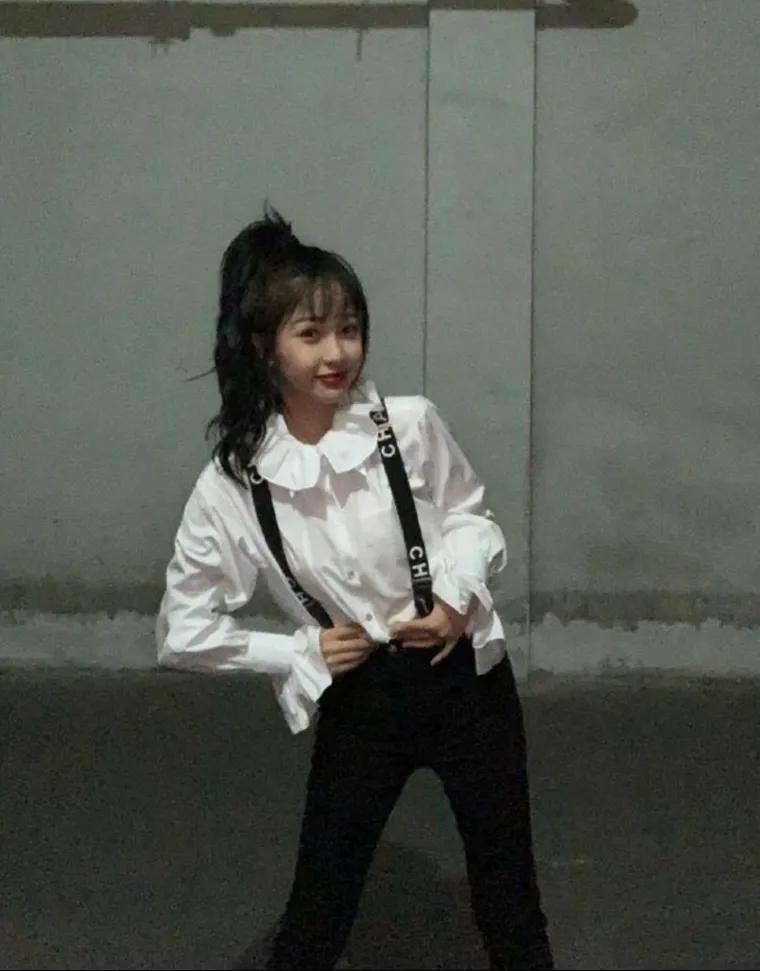 古力娜扎深v蓝色礼服和鞠婧祎,娜扎和鞠婧祎