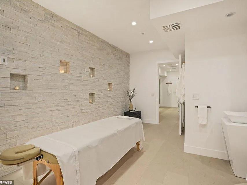 贝克汉姆成长史 (贝克汉姆年轻时和儿子对比)