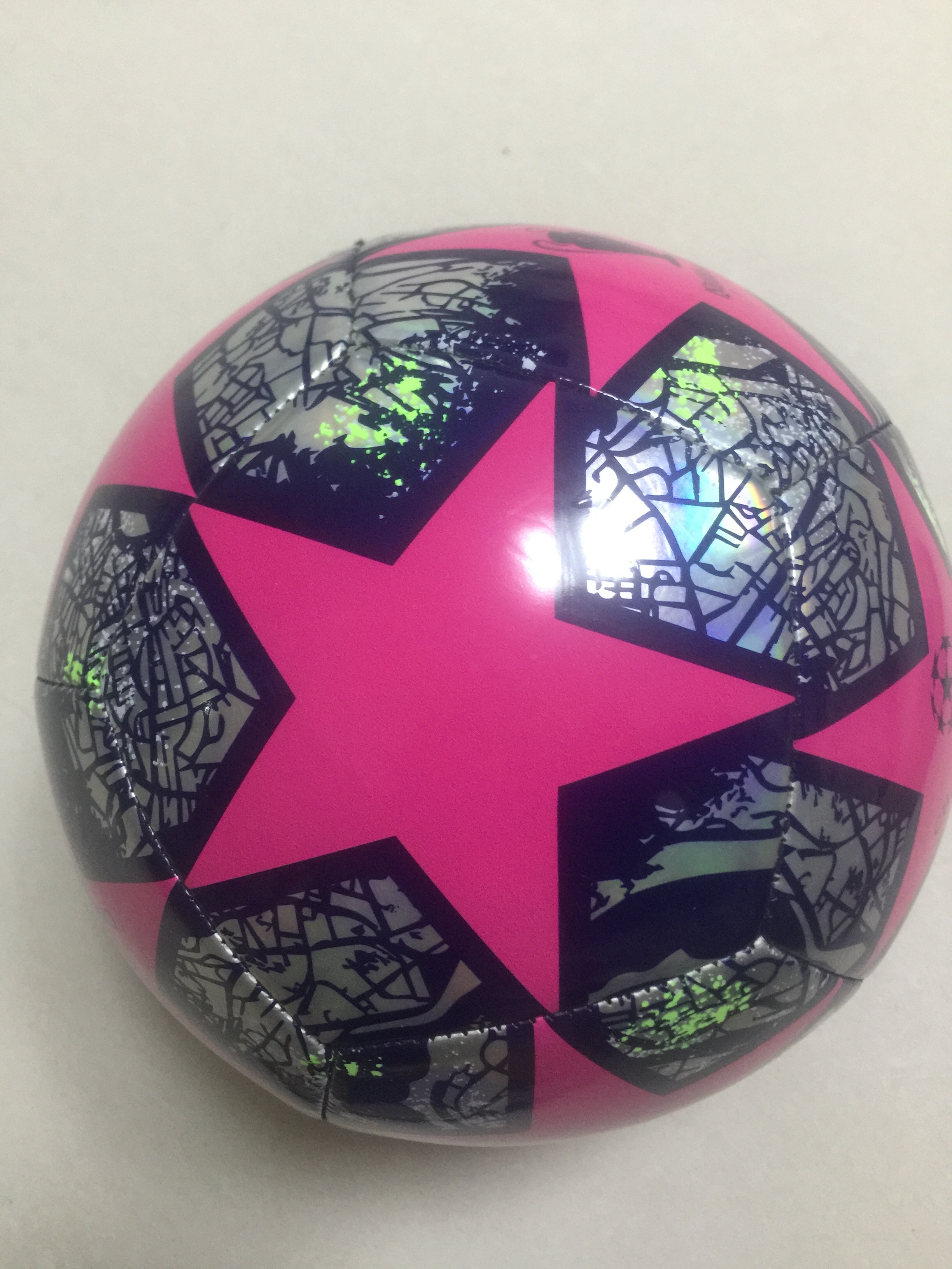 梅西染红足球队长,梅西皮克染红