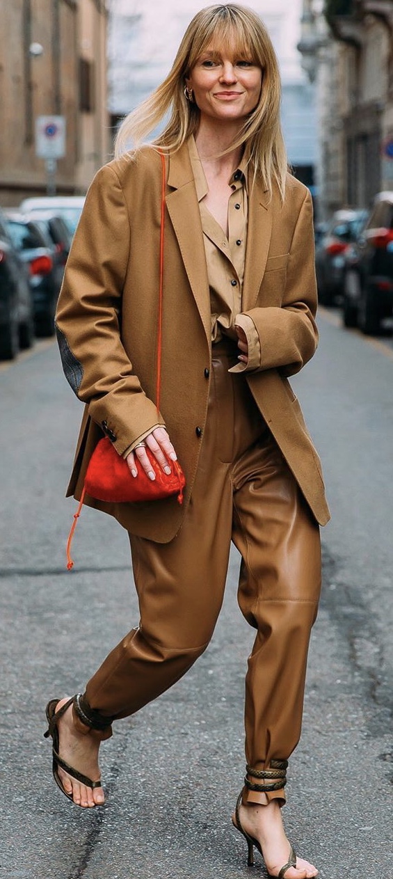 今夏超火的凉鞋怎么穿给你舒适感,还在穿老土一字带凉鞋