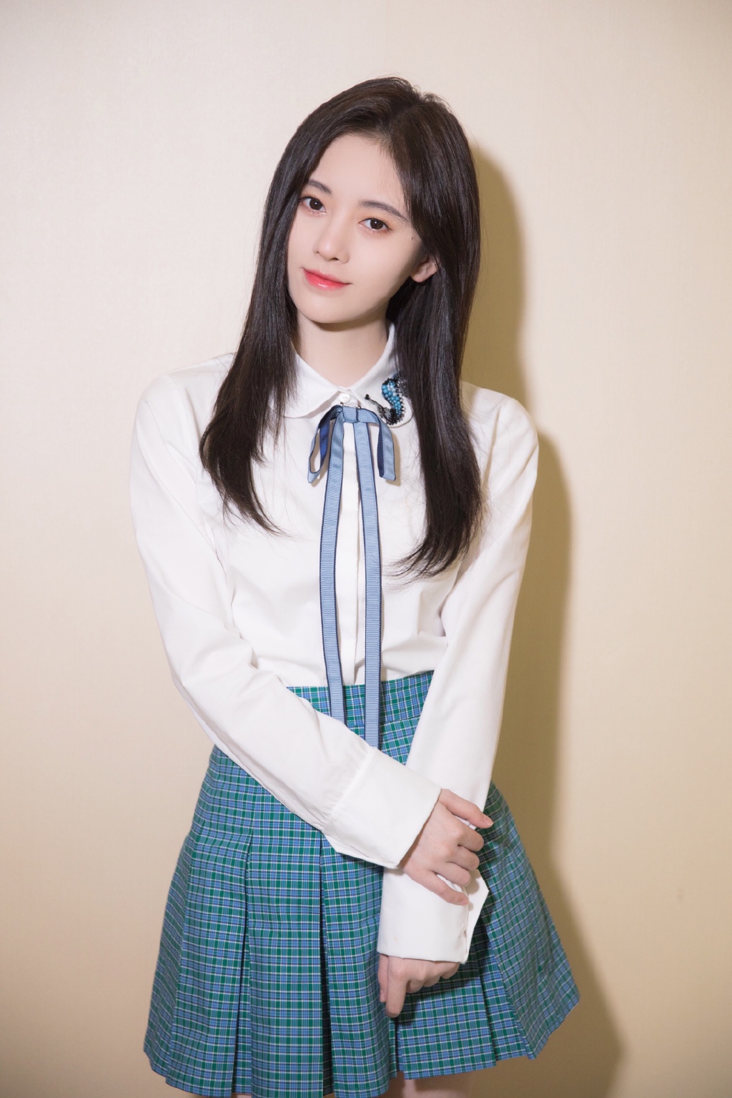 鞠婧祎月光之下请相爱红色蝴蝶结,鞠婧祎的同款蝴蝶结连衣裙图片