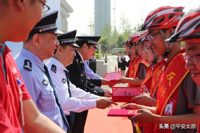 快递小哥防诈宣传,警方提示快递防诈骗内容