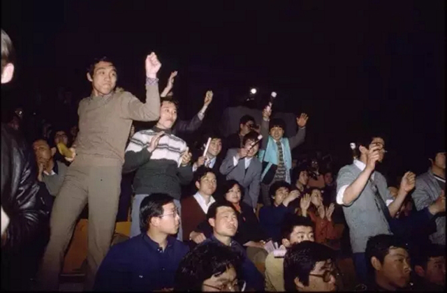 波西米亚狂想曲1985现场完整,波西米亚狂想曲万人合唱1985