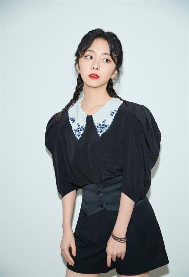 脸大圆脸适合直发图片,圆脸脸大的女生适合烫发还是直发