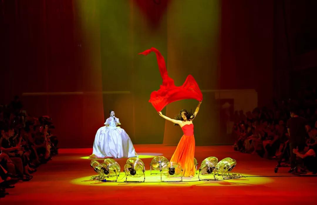 对话胡社光丝路·母亲大秀导演郭爽：为母亲留住芳华是我的初衷