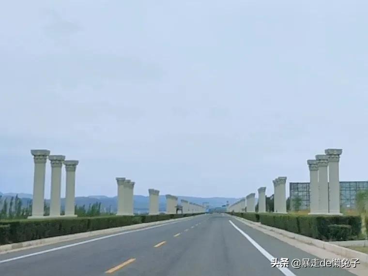 甘肃骊靬，历史、建筑均虚构的古城景区，值得去吗？