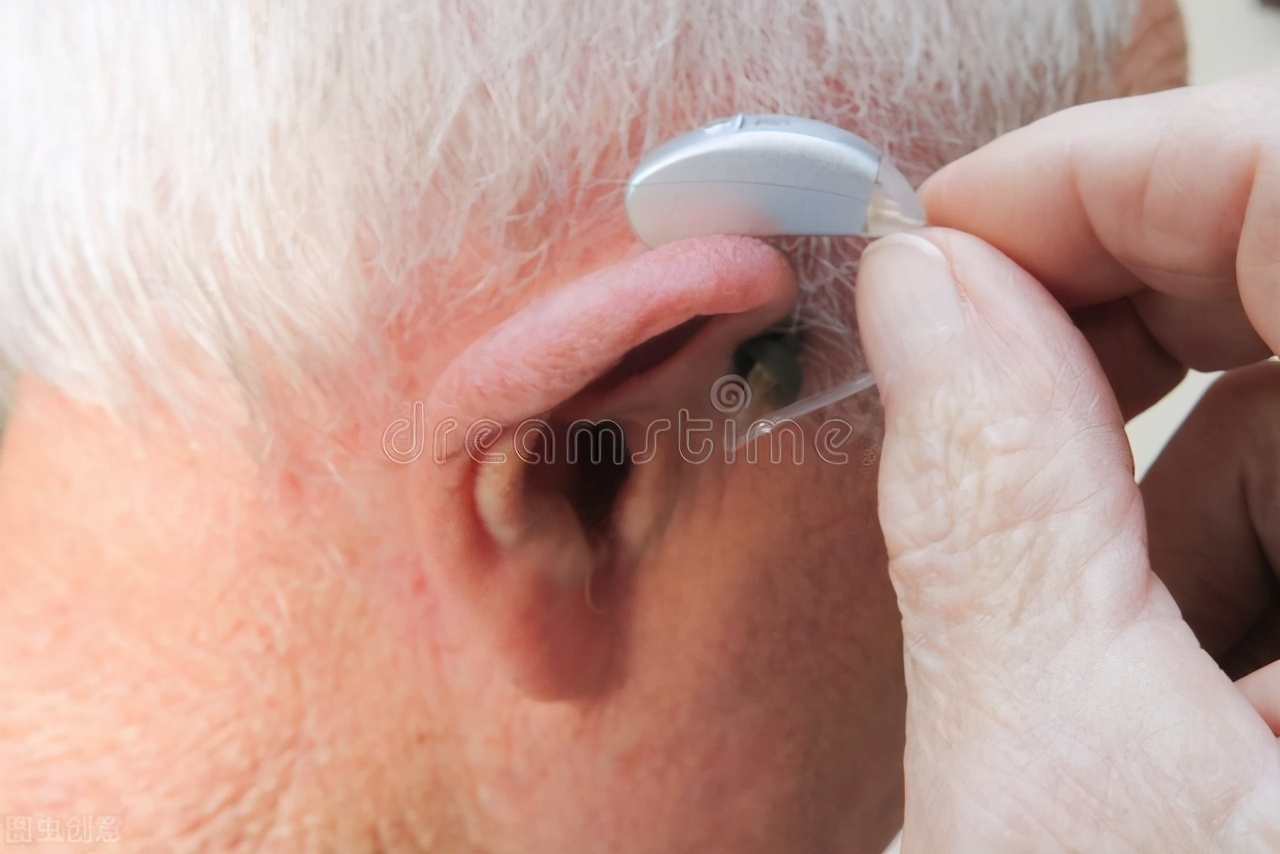 老人听见声音听不懂说什么,老人耳朵能听见声音听不清说什么