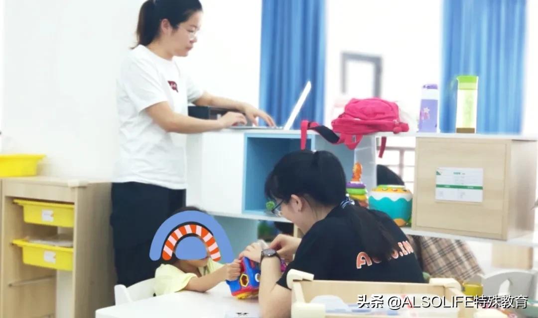 三个月魔鬼培训、天天考末位淘汰，成为合格的特教老师有多难