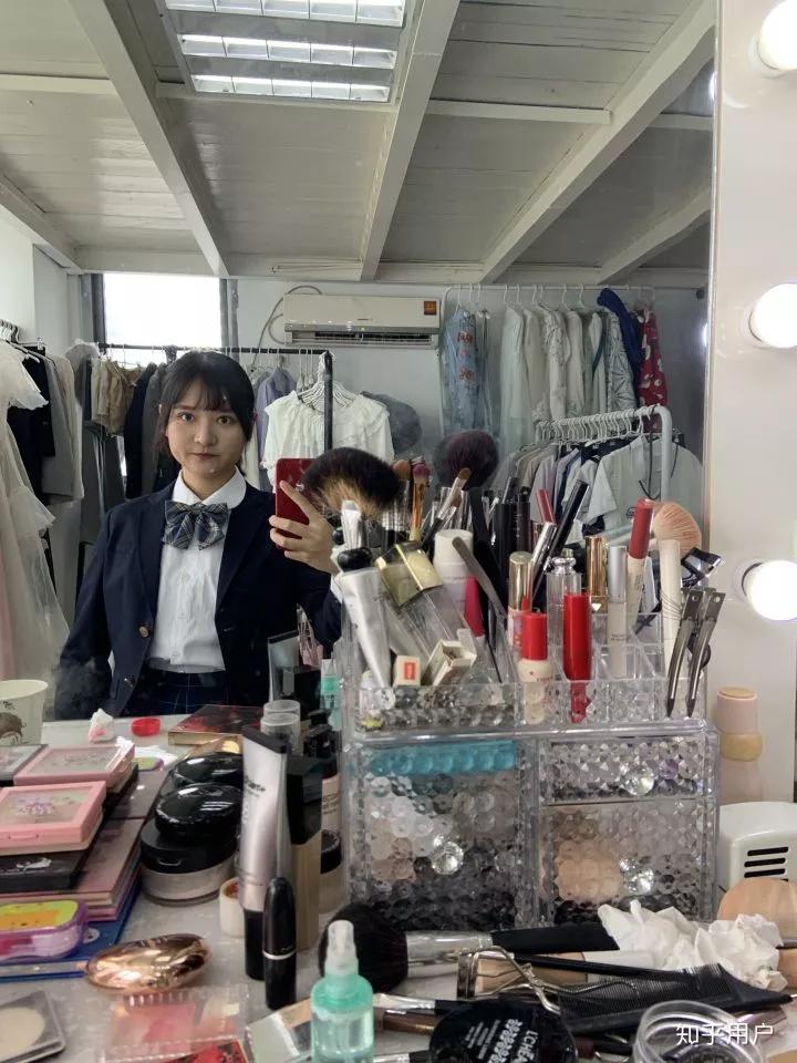 从丑小鸭到白天鹅的经历了什么,从丑小鸭到白天鹅蜕变