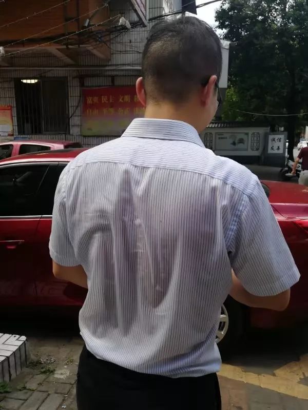 不是在找工作就是在面试的路上,不是在应聘就是在应聘的路上