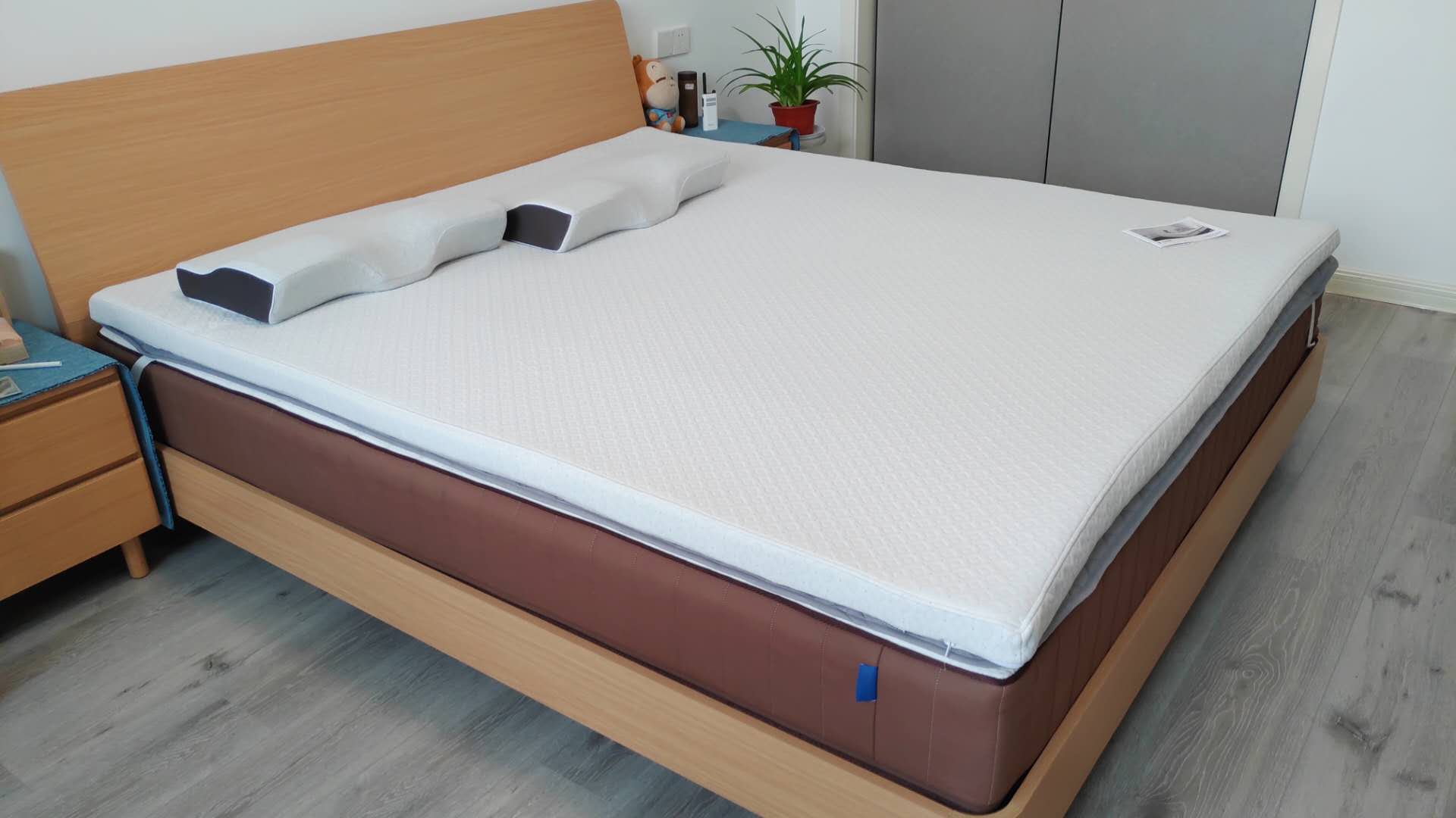 睡一个好觉需要记忆棉材质的床垫,记忆棉床垫和枕头