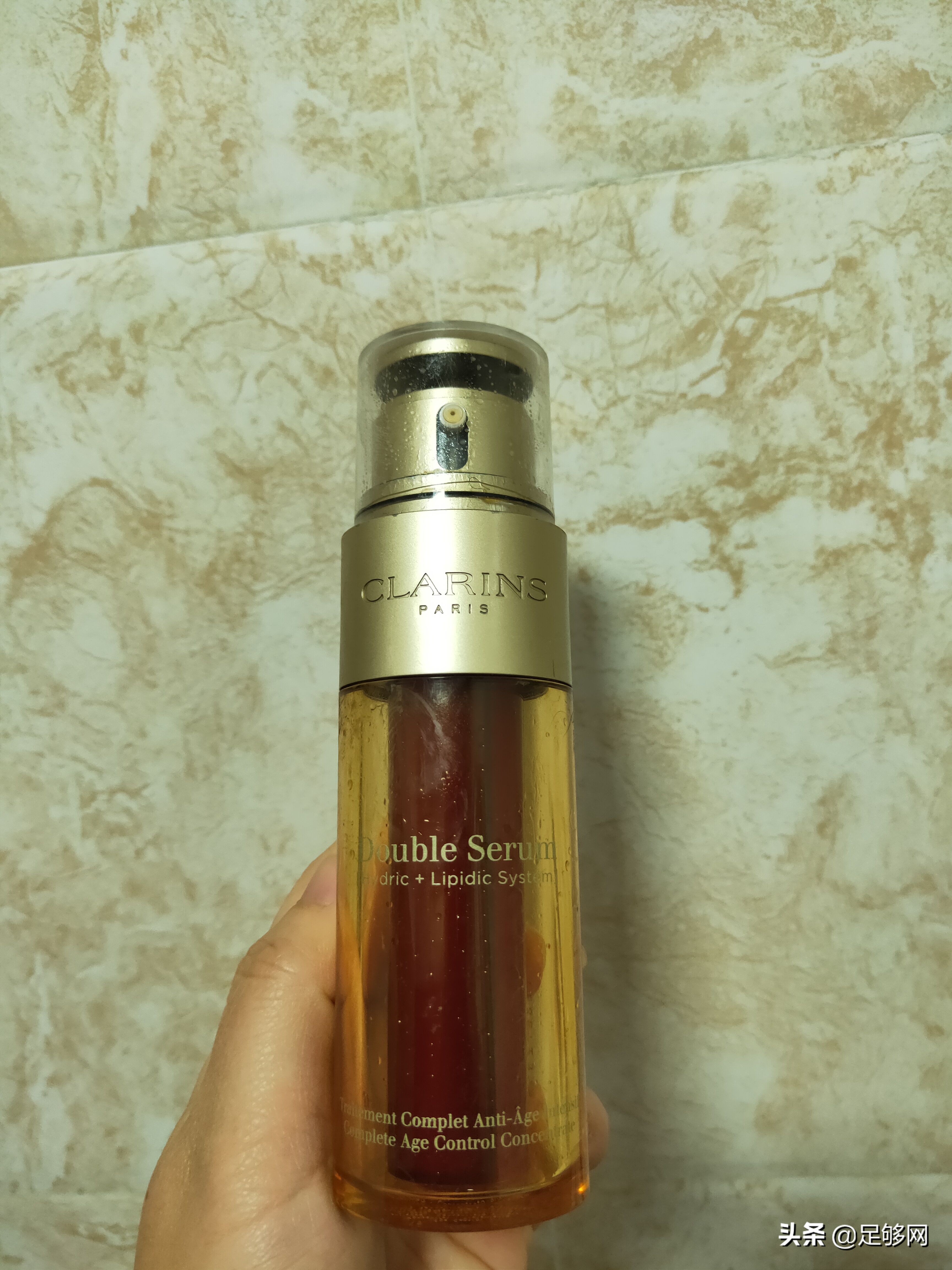 砸大牌空瓶护肤品娇韵诗小瓷瓶,娇韵诗双萃精华100毫升的是新版吗