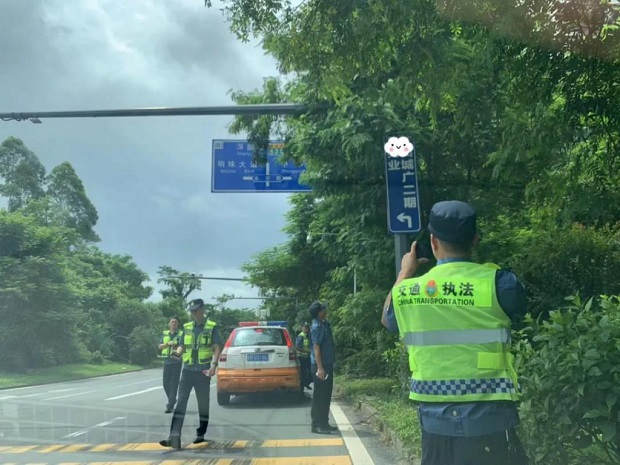 深圳严查违停标志图片,深圳道路标志牌多少钱