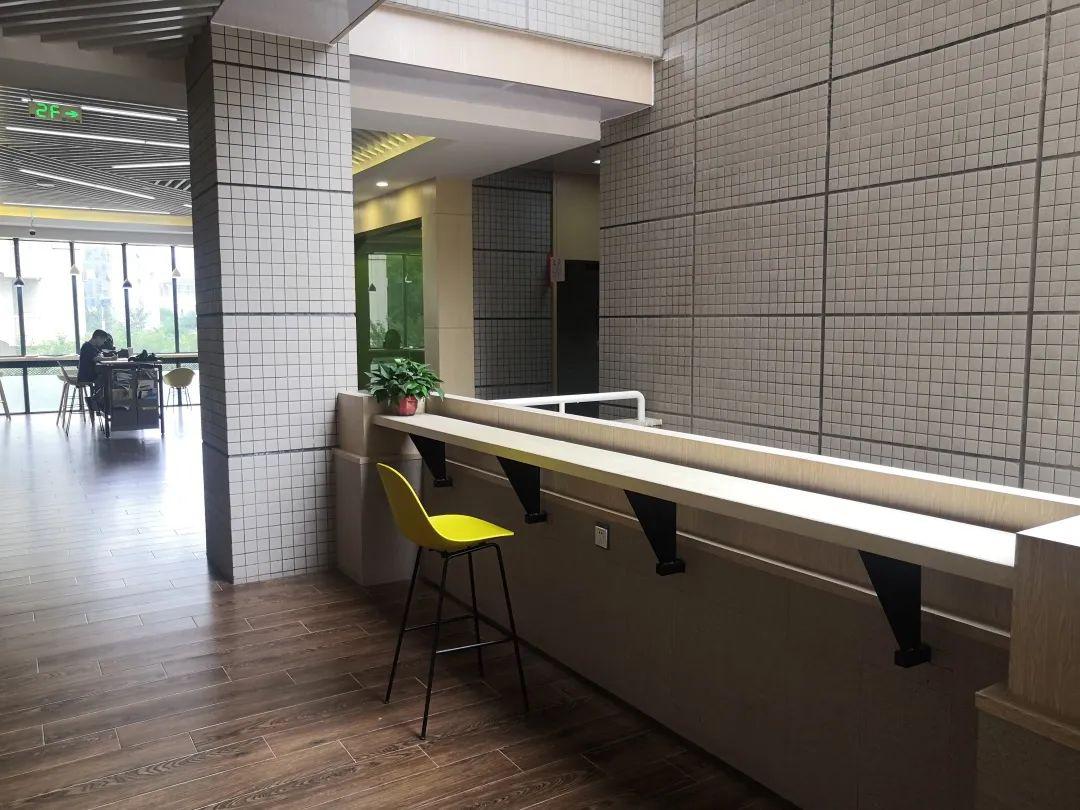 陕西最“豪华”大学之一!坐拥4大“网红”食堂,游泳馆、商业街一应俱全!