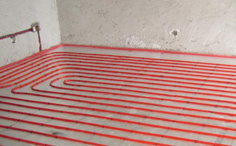 装电地暖好还是水地暖好,家里安装电地暖好还是水地暖好