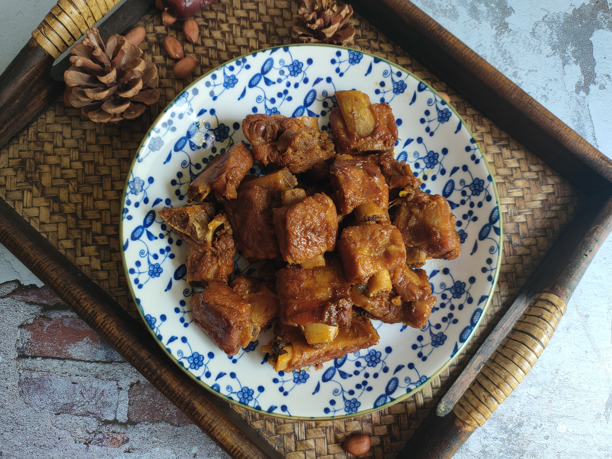 炖排骨先放了水怎么办,炖排骨先倒啤酒还是水