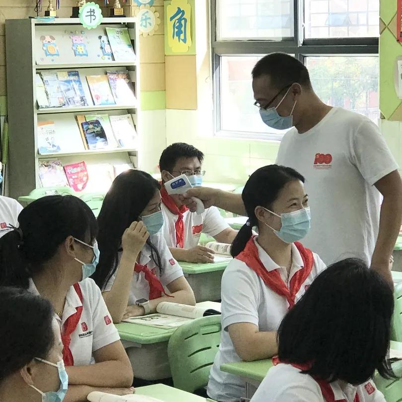 郑东新区永平路小学2021年秋季返校开学暨疫情应急处置演练