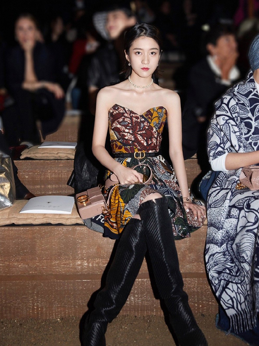 Dior大秀，LV太子妃穿一身造型霸气，baby生图惊艳了