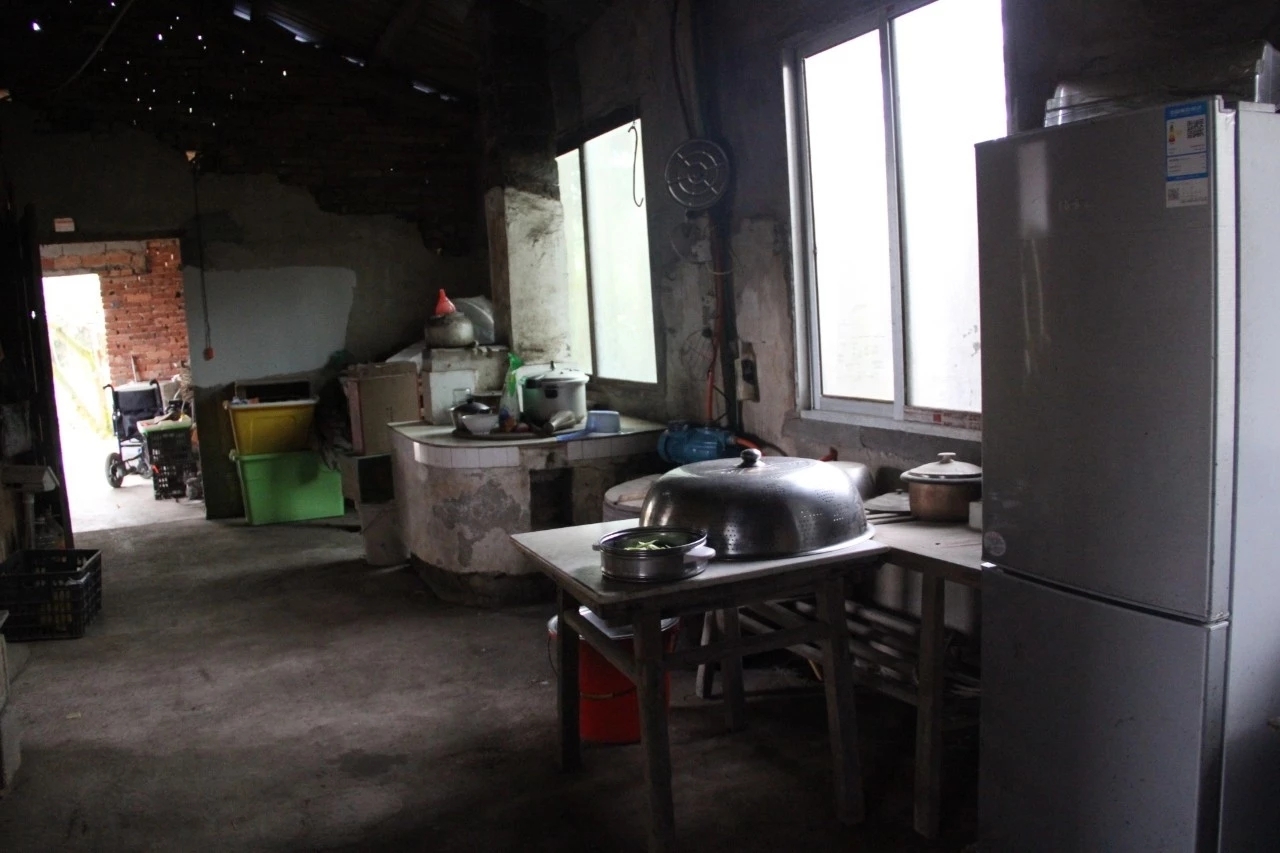 点赞!高位瘫痪的汪永明不等靠要独自经营几十亩果园艰难度日