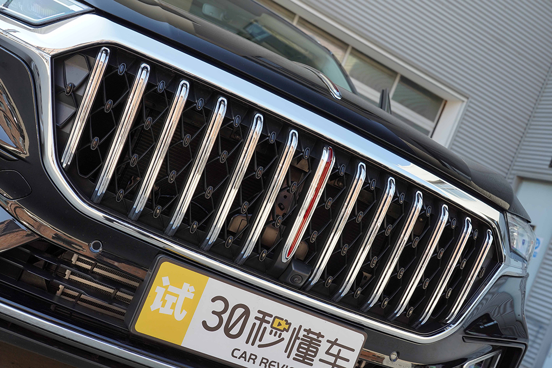 hs5红旗2022新款非铺装路试驾视频,实力与颜值并存深度体验红旗h5