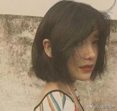 女生经常做的动作,女人经常做这几个动作年轻18岁