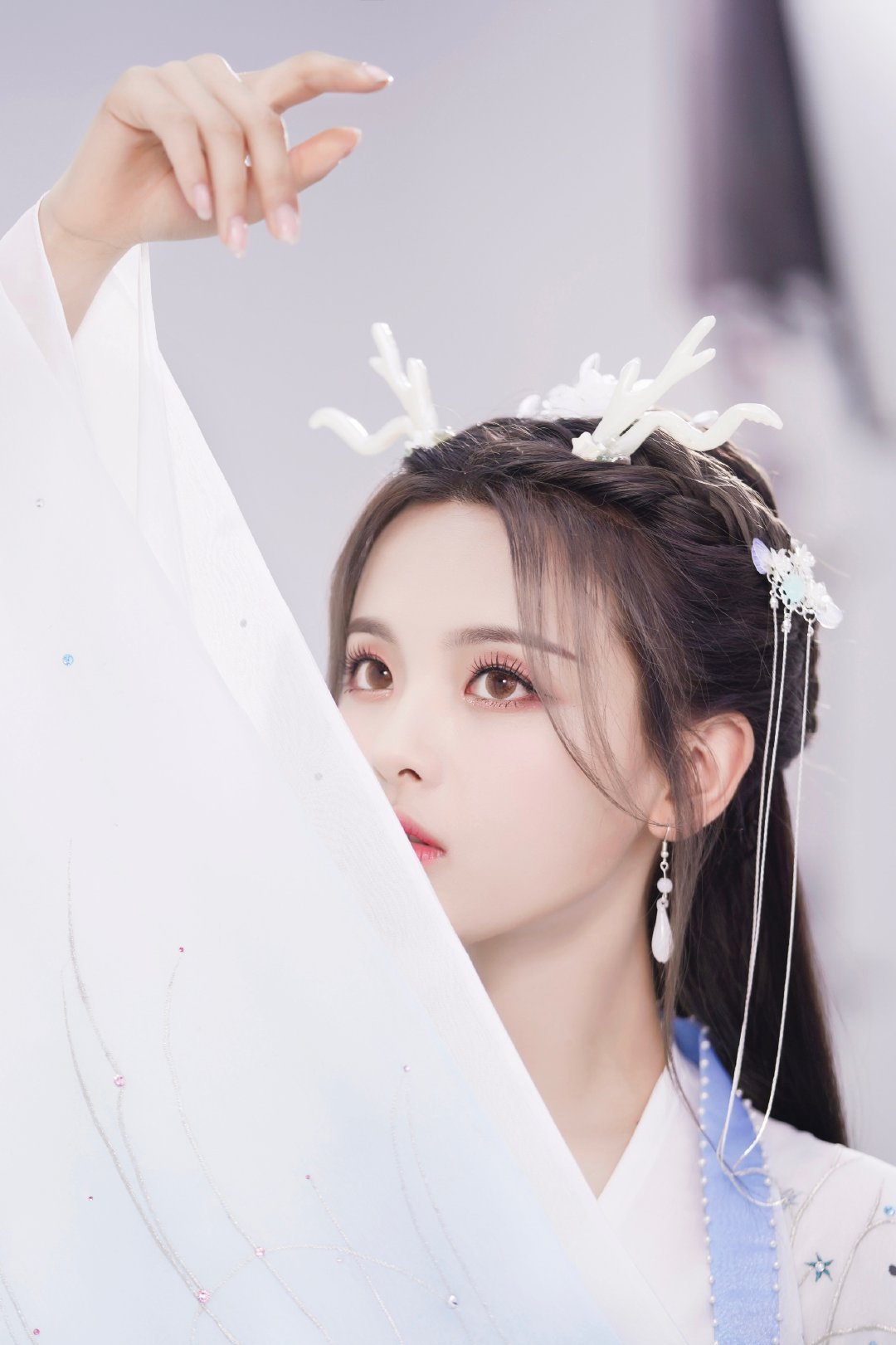 相貌平平杨超越？她的颜是否真的被吹嘘过渡？