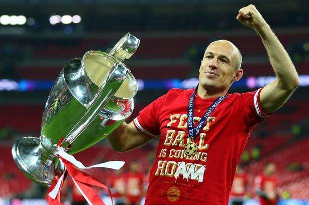 足球历史上谁惹到过梅西和c罗,足坛名帅评价梅西和c罗