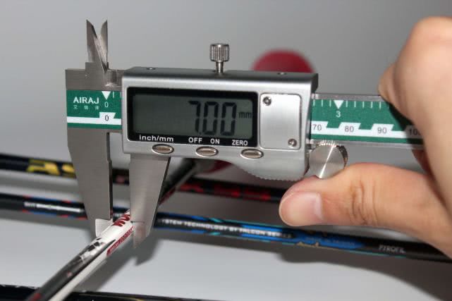 进攻型羽毛球拍推荐排行榜前十名,快速进攻高端羽毛球拍推荐