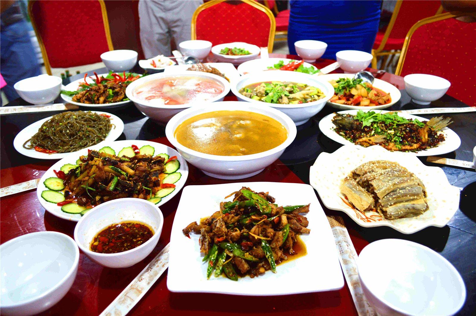 天津酒席都有什么菜,天津宴请美食推荐