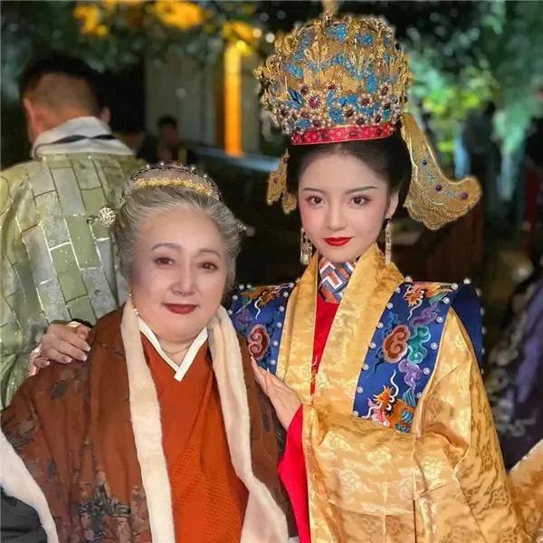 00后女孩演绎四大名著美女,凭一个造型火出圈,200万网友点赞