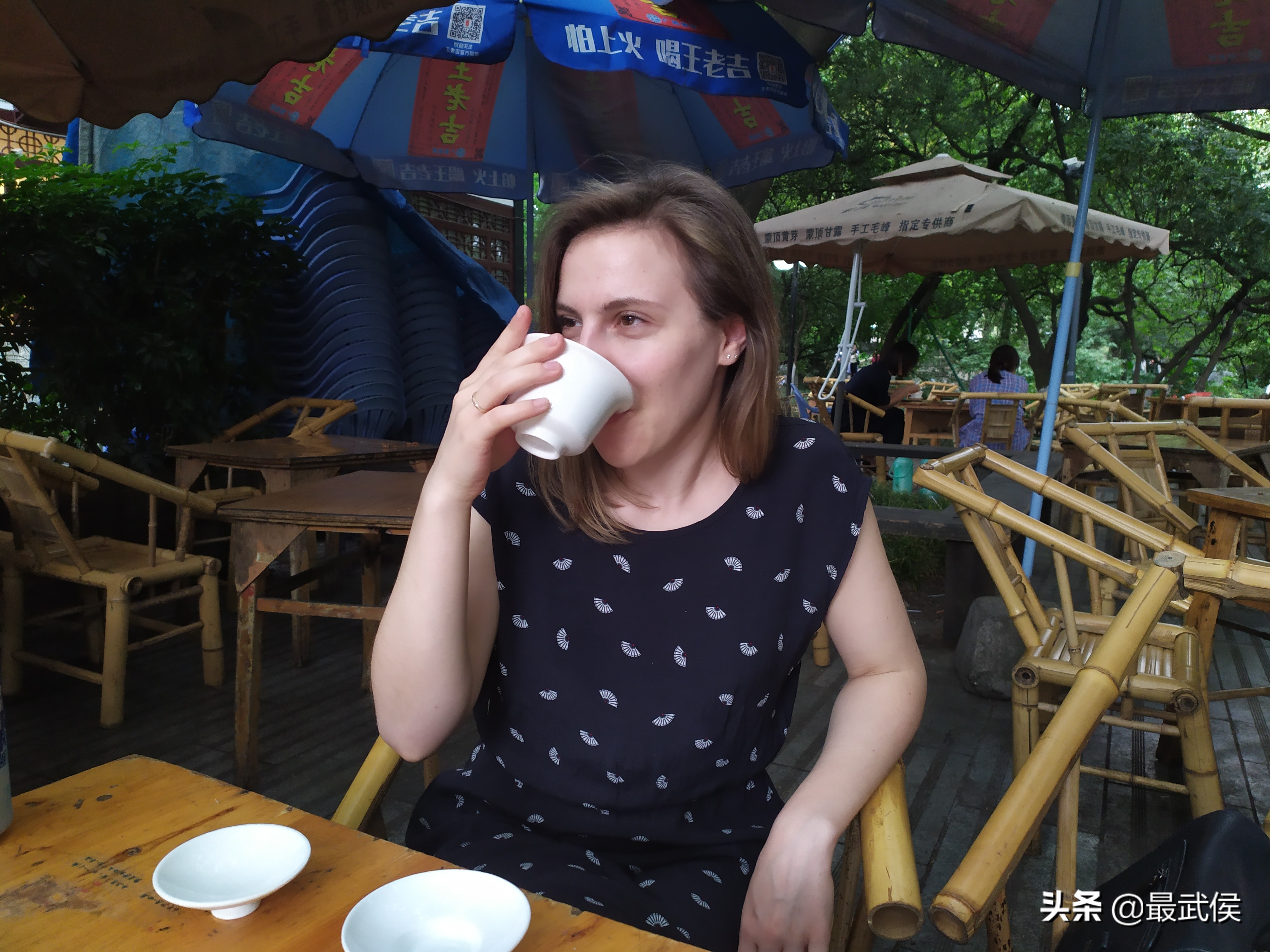 波兰留学生何佳仪：因为盖碗茶恋上成都