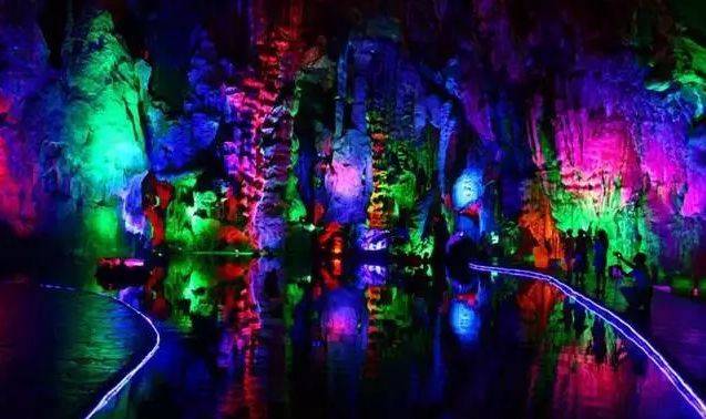 隐藏在英德一座微派风格的酒店—一幅灵动与纸上的古邑国画