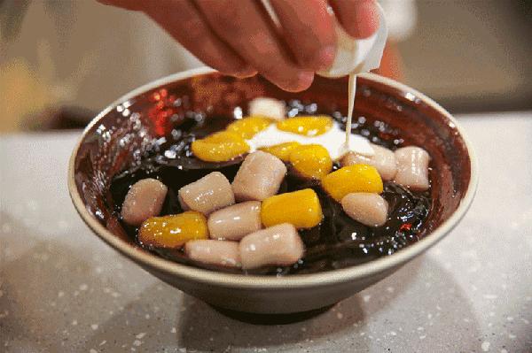 家庭简易版奶茶烧仙草,怎么在家做烧仙草奶茶简单又好喝