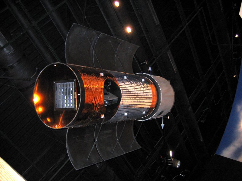 俄罗斯送给美国太空军成立的最好“礼物”：靠近监控“锁眼”卫星