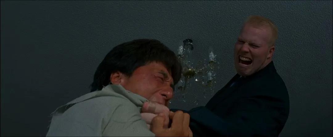 成龙差点丧命的电影镜头,拍电影险些丧命