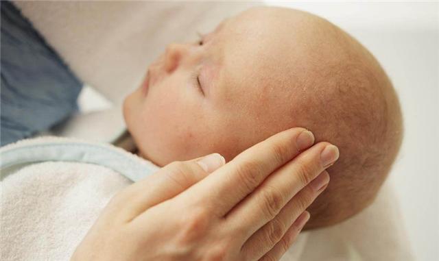 两个月婴儿应该如何培养,2个月后的婴儿基本常识