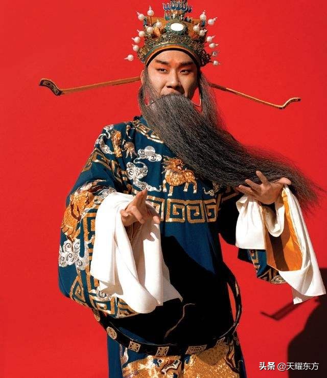 几个说相声挣钱吃饭的“俗人”，却深爱着阳春白雪的京剧艺术